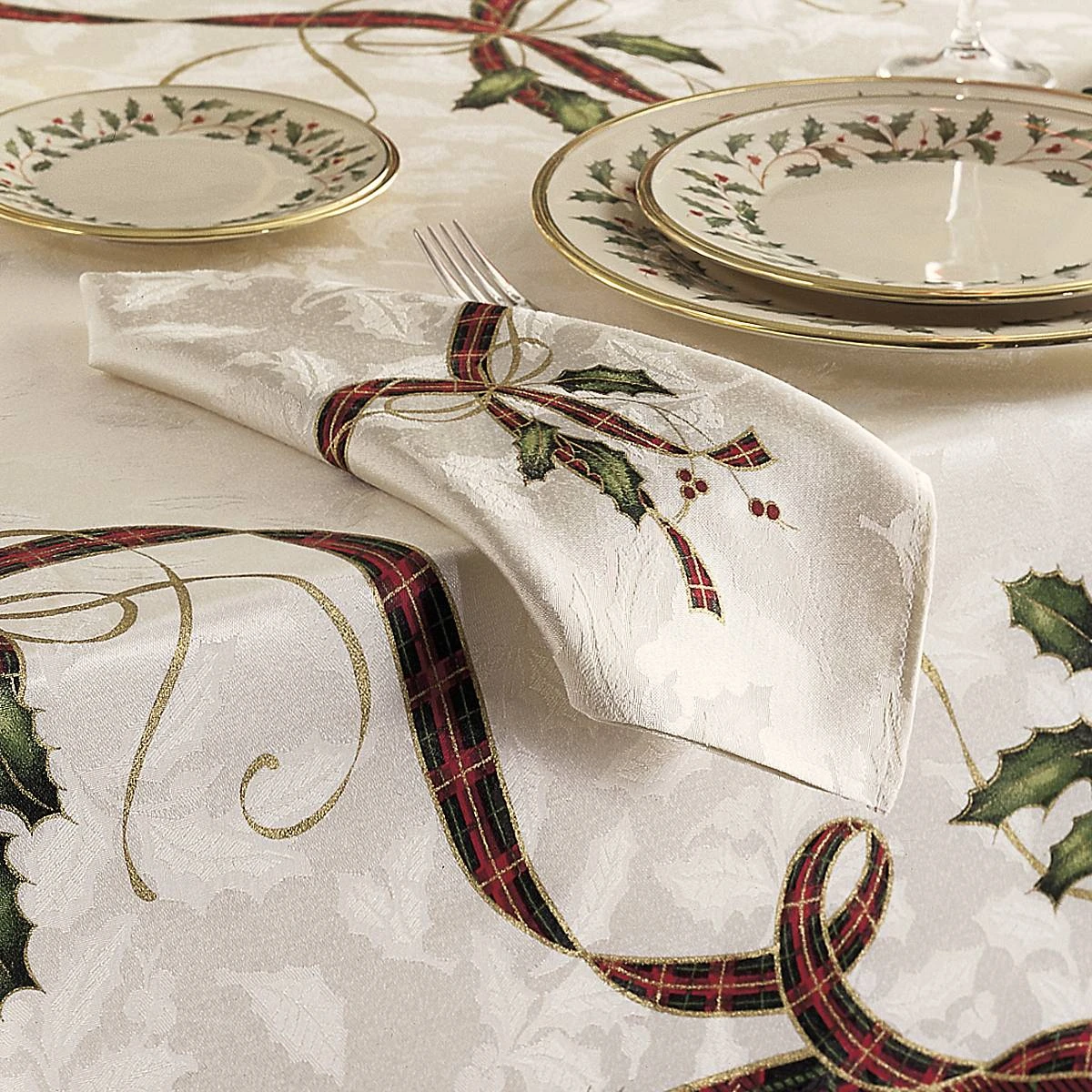 Lenox Holiday Nouveau 4-Piece Cloth Napkin Set 3 Lenox Holiday Nouveau 4-Piece Cloth Napkin Set