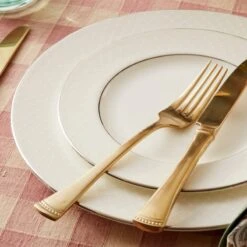 Lenox Venetian Lace™ Bread Plate 14 Lenox Venetian Lace™ Bread Plate -Lenox 762014 877880 LNP S23 FEA 5 ab9d50a5 b206 4545 bdb3 5521e1d1cfb2