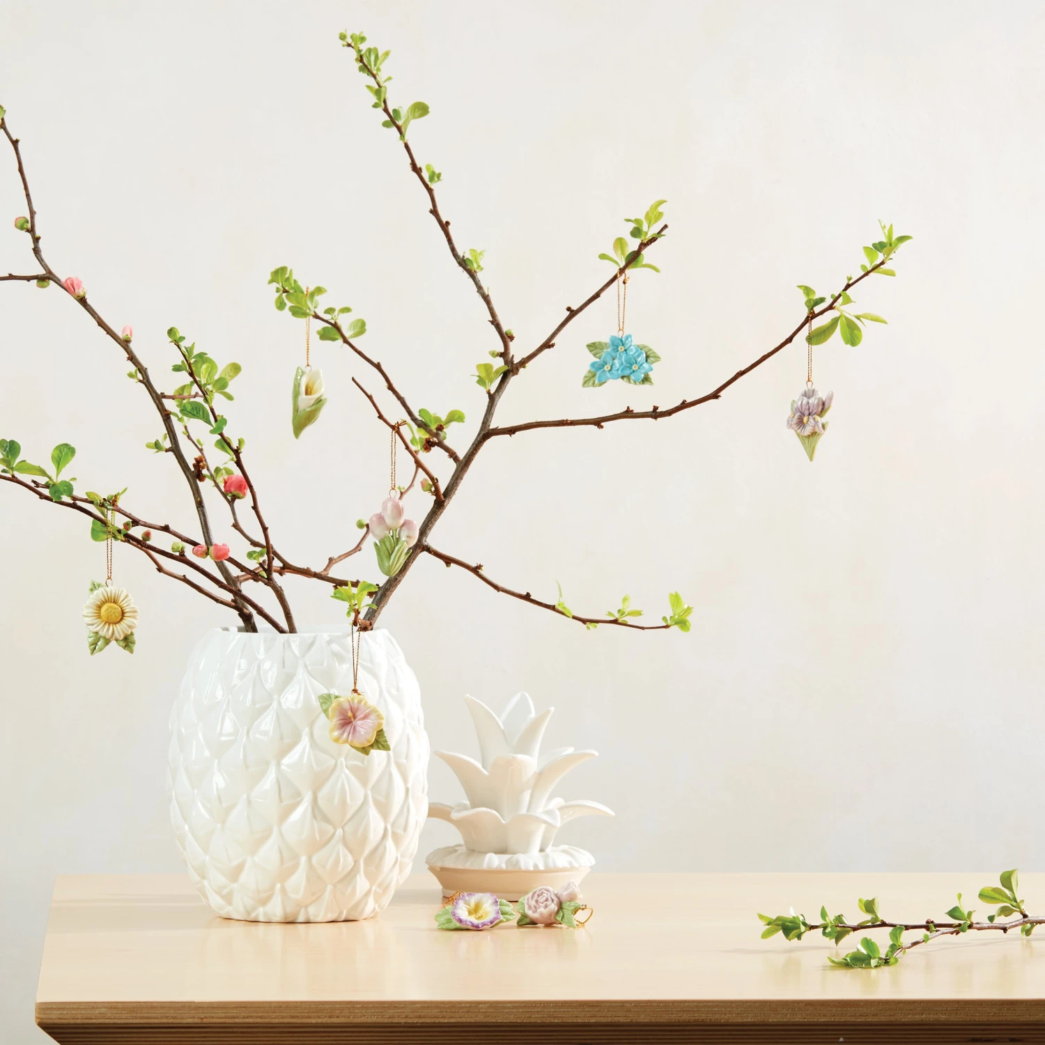 Lenox Celebrate Flowers 10-Piece Ornament Set 5 Lenox Celebrate Flowers 10-Piece Ornament Set - Image 3