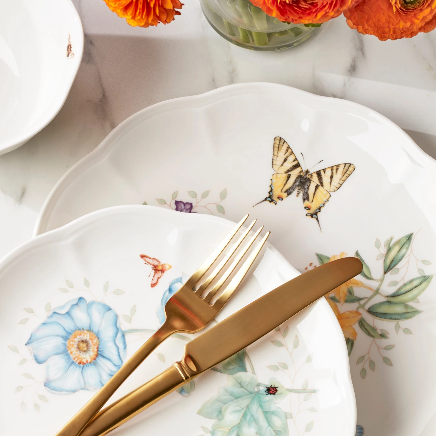Lenox Butterfly Meadow Monarch 24-Piece Dinnerware Set 5 Lenox Butterfly Meadow Monarch 24-Piece Dinnerware Set - Image 3