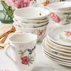 Lenox Butterfly Meadow Monarch 24-Piece Dinnerware Set 12 Lenox Butterfly Meadow Monarch 24-Piece Dinnerware Set -Lenox 883090 LNP F23 FEA MACYS 3
