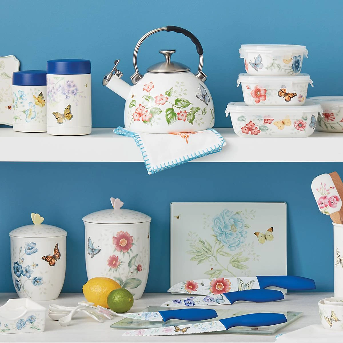 Lenox Butterfly Meadow Large Food Container 5 Lenox Butterfly Meadow Large Food Container - Image 3