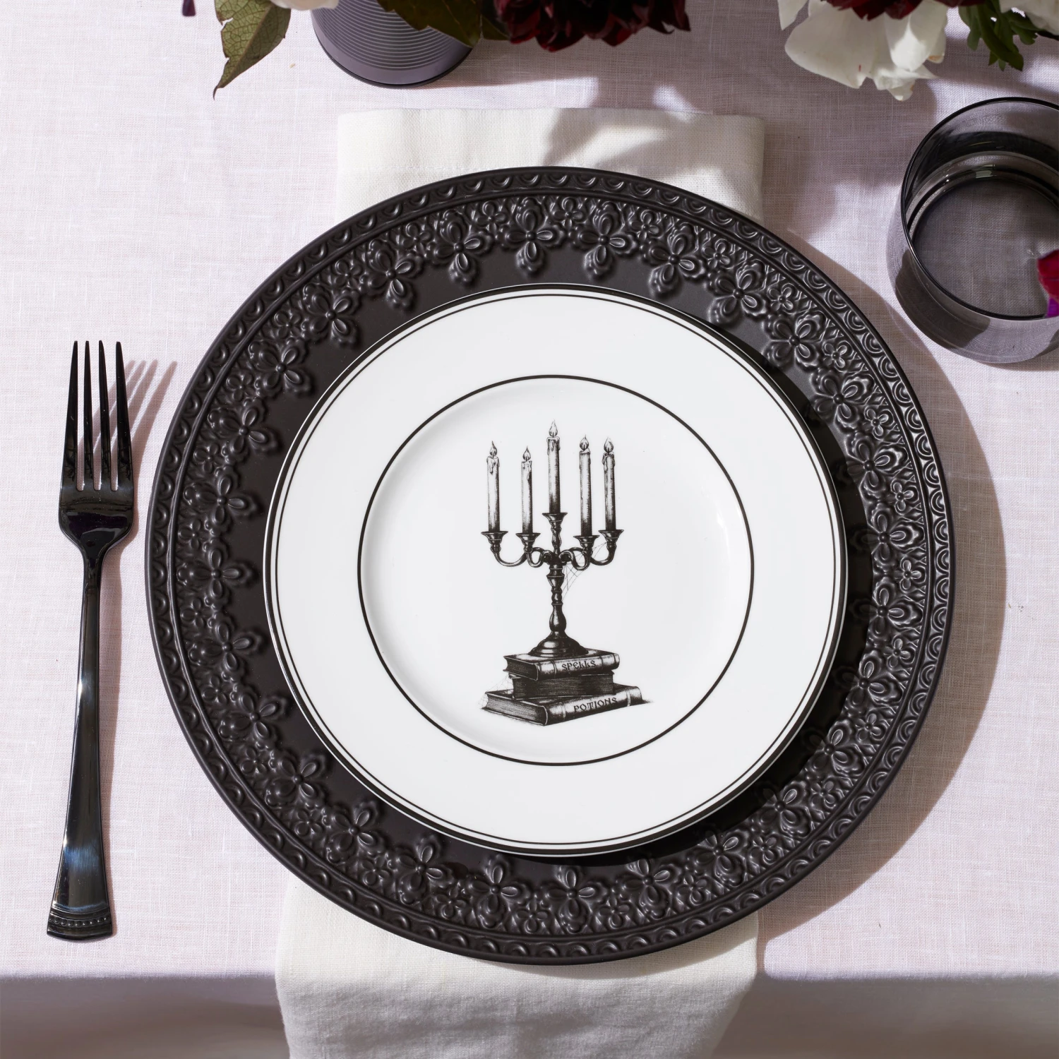 Lenox Vintage Halloween 4-Piece Dessert Plate Set 8 Lenox Vintage Halloween 4-Piece Dessert Plate Set - Image 6