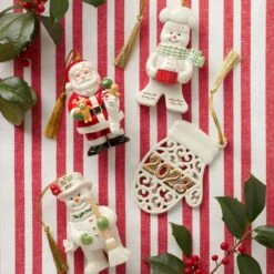 Lenox 2023 A Year To Remember Mitten Ornament 11 Lenox 2023 A Year To Remember Mitten Ornament -Lenox 894422 894432 894427894428 LHOL 23 FEA 1