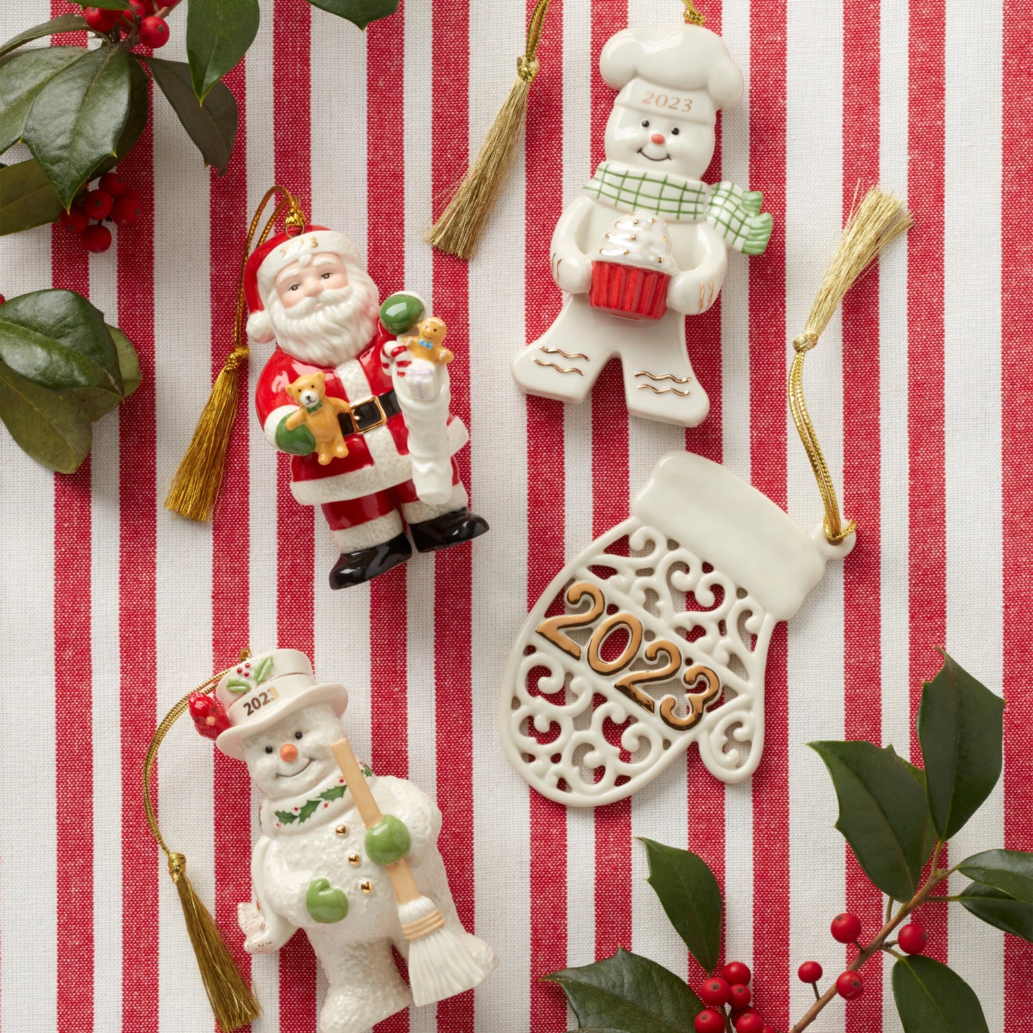 Lenox 2023 A Year To Remember Mitten Ornament 6 Lenox 2023 A Year To Remember Mitten Ornament - Image 4