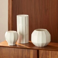 Lenox Facets Cylinder Vase 10 Lenox Facets Cylinder Vase -Lenox 894793 894726 894529 LNP F22 FEA 1 48aa5139 ae87 45e9 a4f9 ef93bc04544d