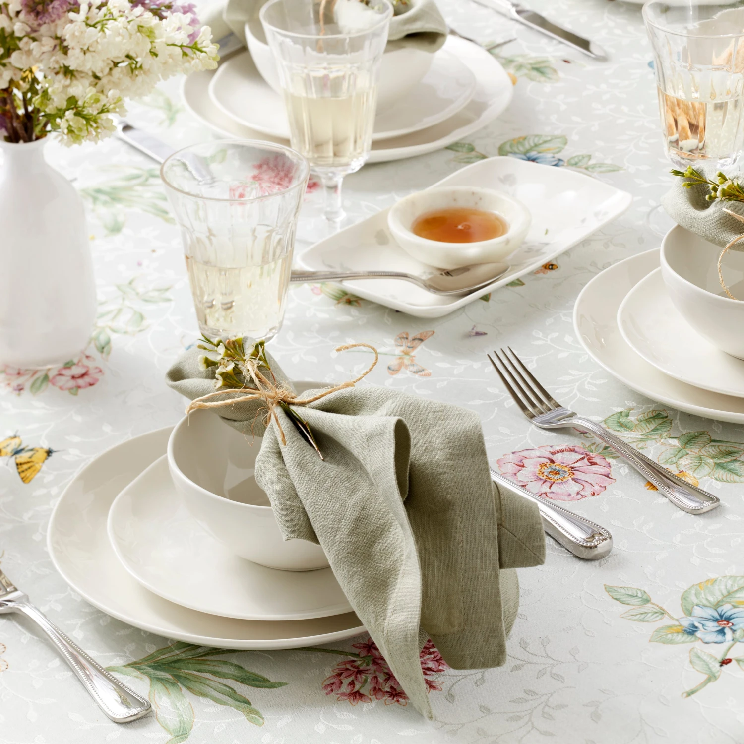 Lenox Oyster Bay 2-Tiered Server 7 Lenox Oyster Bay 2-Tiered Server - Image 5