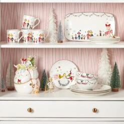 Lenox Merry Grinchmas 12-Piece Dinnerware Set 7 Lenox Merry Grinchmas 12-Piece Dinnerware Set -Lenox 895054 894450 895921 895051 895052 894079 893073 LHOL 23 GRINCH FEA 1 d6ed6c3f b039 4c4f b1d4 1fc920c7f3bc
